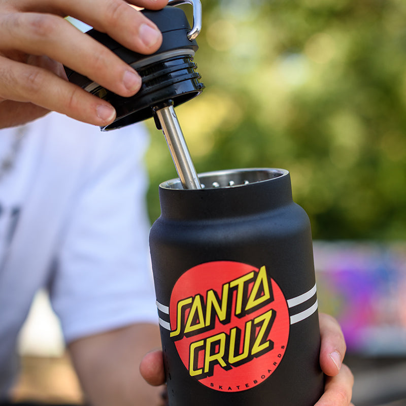 32oz-tkwide-with-twist-cap-santa-cruz-y3 32oz_tkwide_twist_water_bottle_santacruz_dot_lidoff_square.jpg
