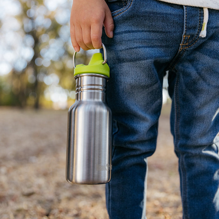classic-kid-sippy-cap-z6 K12CNSIPPY-BS-kids_sippy_bottle_carry_lifestyle_f9e24b84-a0ae-465d-aad5-3c60c5592b7d.jpg