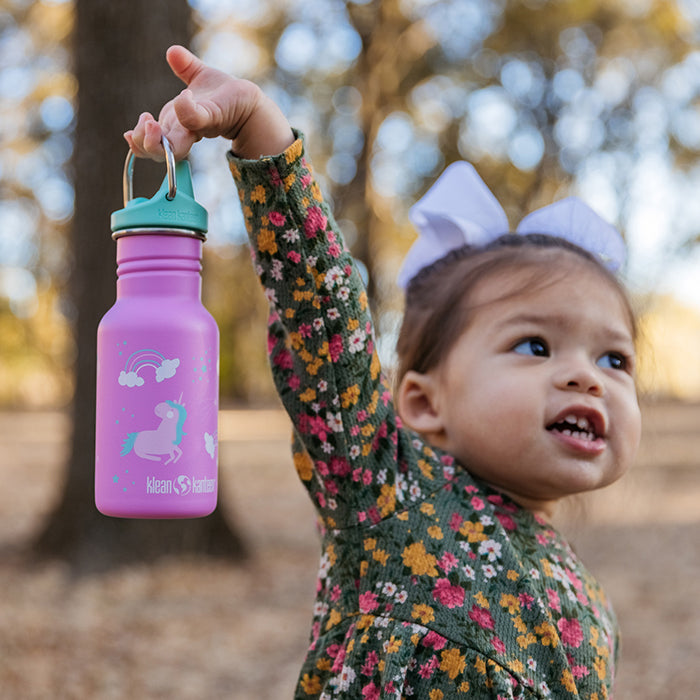 classic-kid-sippy-cap-z6 K12CNSIPPY-UN-kids_bottle_unicorn_lifestyle.jpg