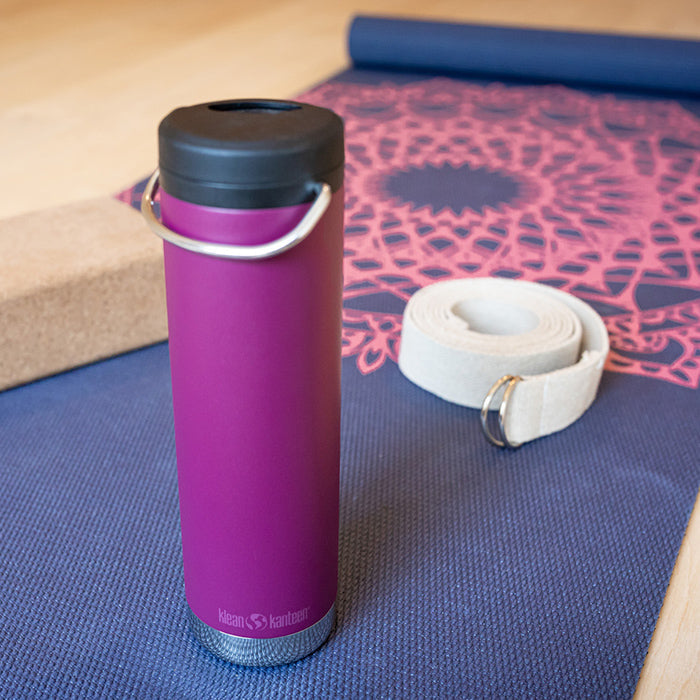tkwide-twist-cap-with-straw-kit-j0 K20TKWPT-PP-T-TWIST-yoga_bottle_closed_lifestyle_a5ac6535-9c60-42bb-86fe-b94b5cef2b68.jpg