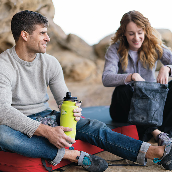tkwide-chug-cap-h2 K32TKWSSL-JP-chug_cap_bouldering_lifestyle.jpg