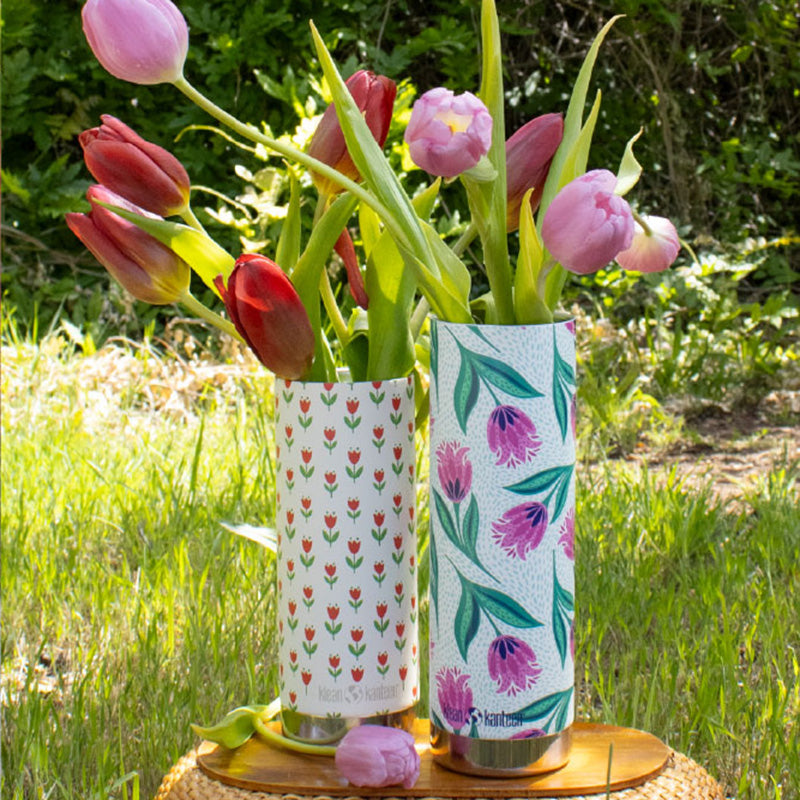 16oz-tkwide-with-cafe-red-tulips-v8 bottles_seasonal_spring_flowers_2_square.jpg