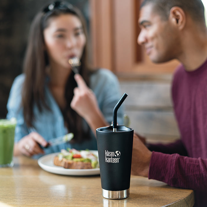 straw-2-pack-with-brush-black-i7 coffee-tumbler-metal_straw_lifestyle.jpg