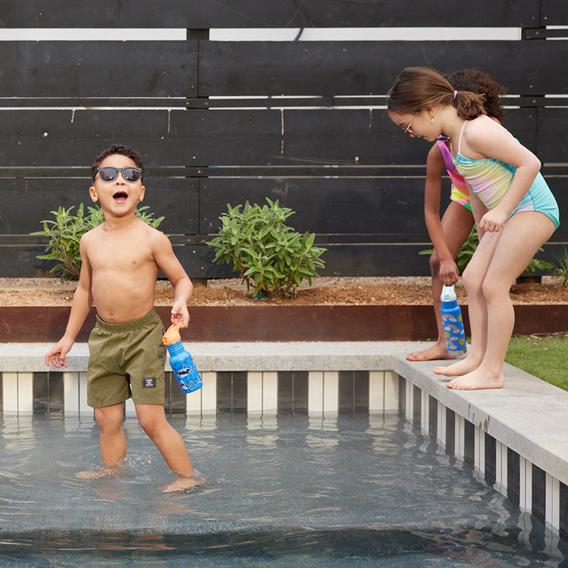 12oz-kid-s-classic-with-flip-seal-sport-cap-k2 kid_sport_flip_seal_12oz_boy_pool_square.jpg