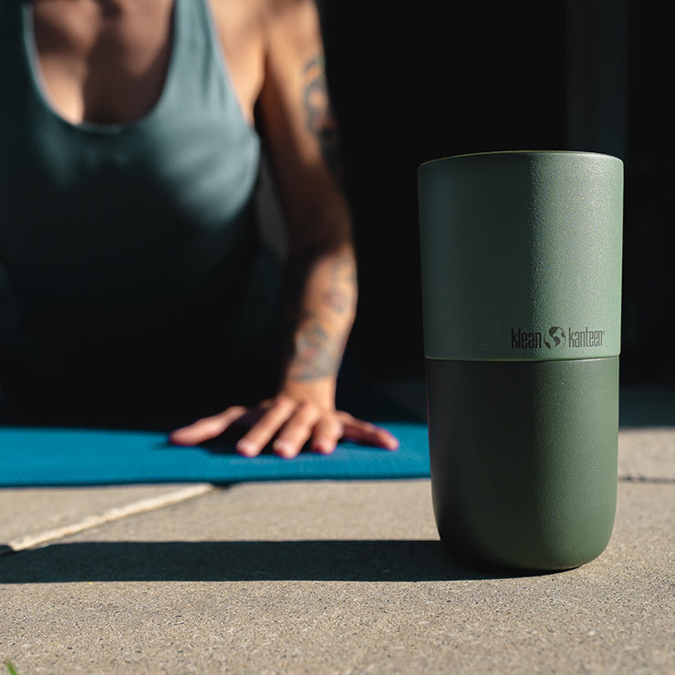 smoothie-set-a0 smoothie_kit_rise_tumbler_seaspray_closeup.jpg