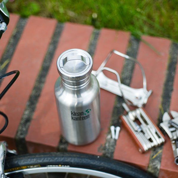 classic-steel-loop-cap-u0 stainless_bottle_cap_bike_parts_lifestyle.jpg