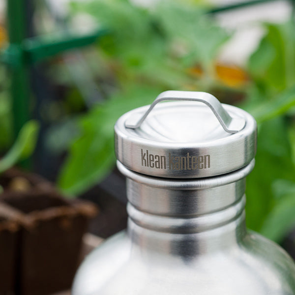 classic-steel-loop-cap-u0 stainless_cap_garden_lifestyle.jpg