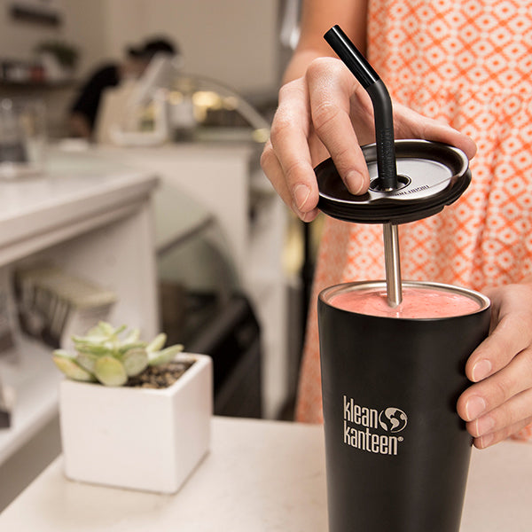 tumbler-straw-lid-with-straw-k2 steel_straw_smoothie-At-Counter-With-Lid_lifestyle_a071dbd2-9fd8-4eea-b04c-2a3732ff8612.jpg
